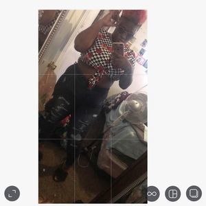 Meet your Posher, Tila